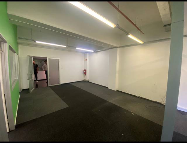 133M² OFFICE TO LET IN WOODSTOCK